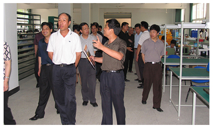 福建省委常委、政法委書記徐謙一行視察虹潤公司